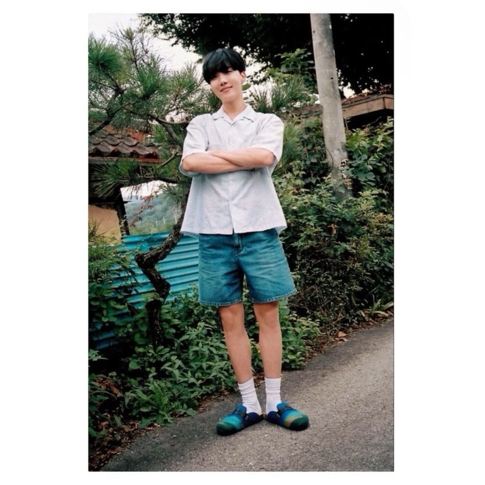 BTS 2021 SEASON'S GREETING J-HOPE PHOTO - BRAND NEW